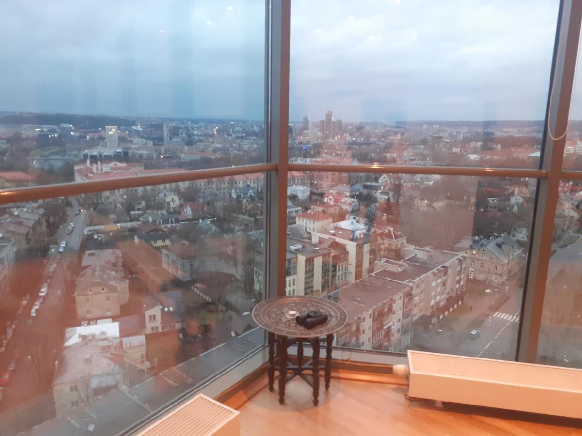 Luxury Apartment In Skyscraper Βίλνιους Εξωτερικό φωτογραφία