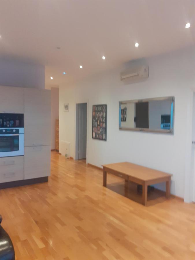 Luxury Apartment In Skyscraper Βίλνιους Εξωτερικό φωτογραφία