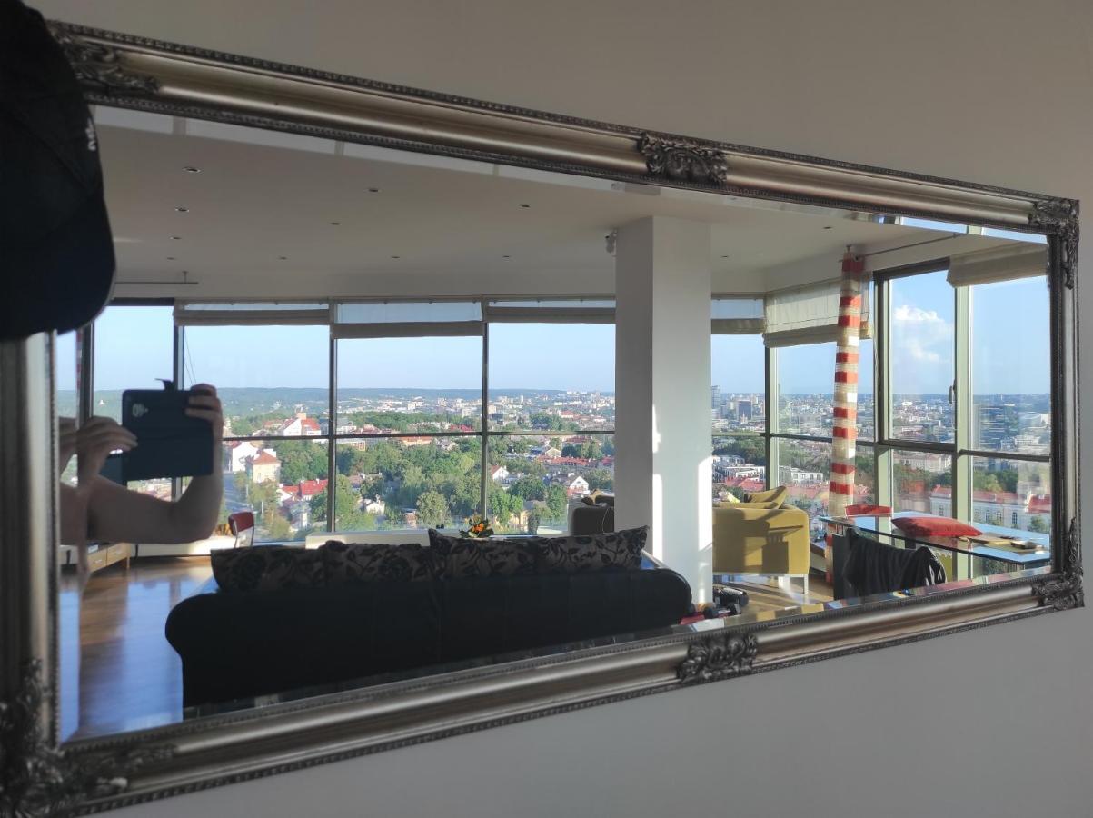 Luxury Apartment In Skyscraper Βίλνιους Εξωτερικό φωτογραφία