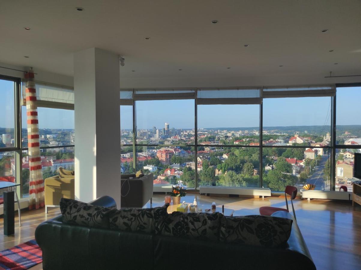 Luxury Apartment In Skyscraper Βίλνιους Εξωτερικό φωτογραφία