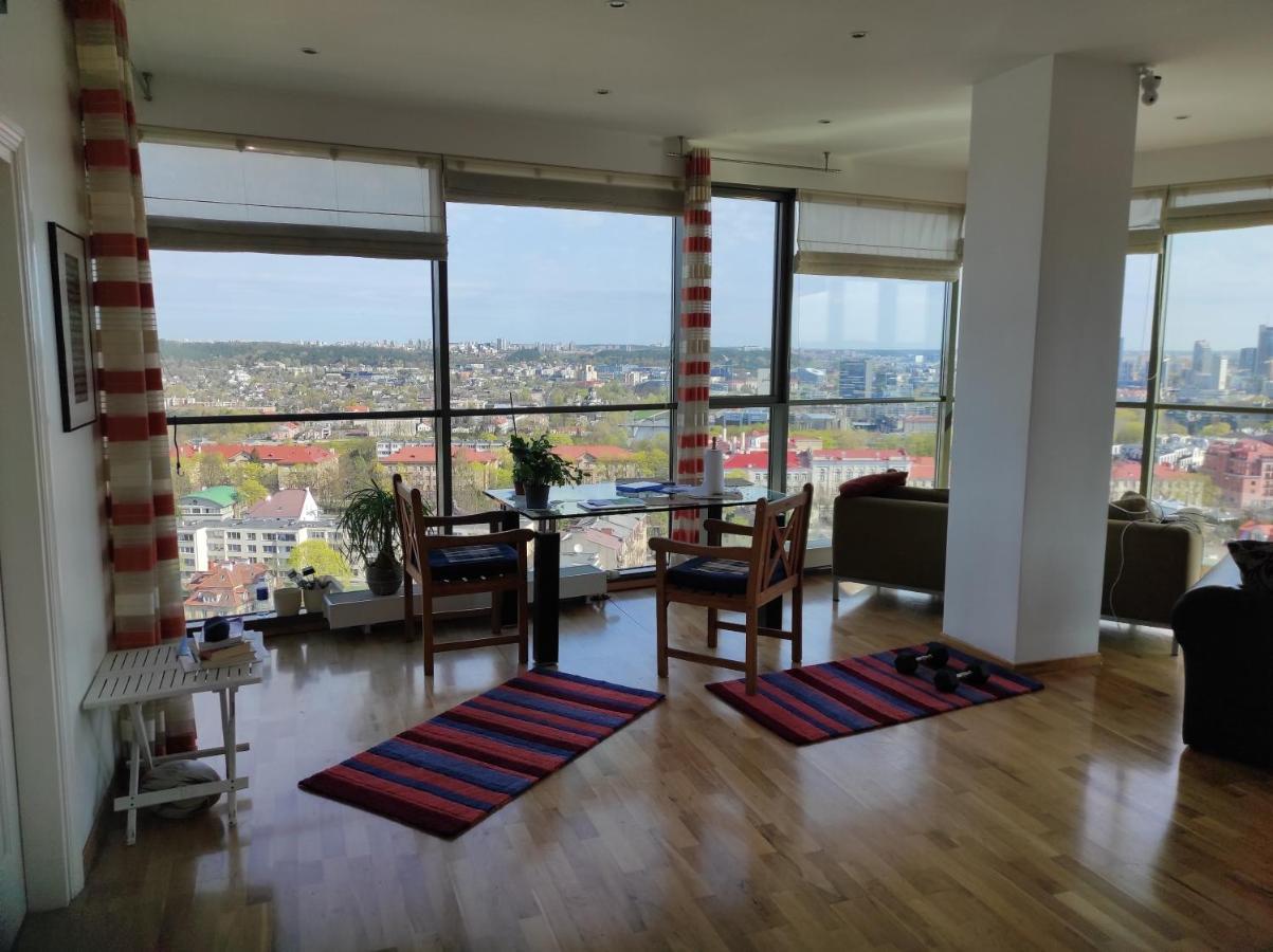 Luxury Apartment In Skyscraper Βίλνιους Εξωτερικό φωτογραφία