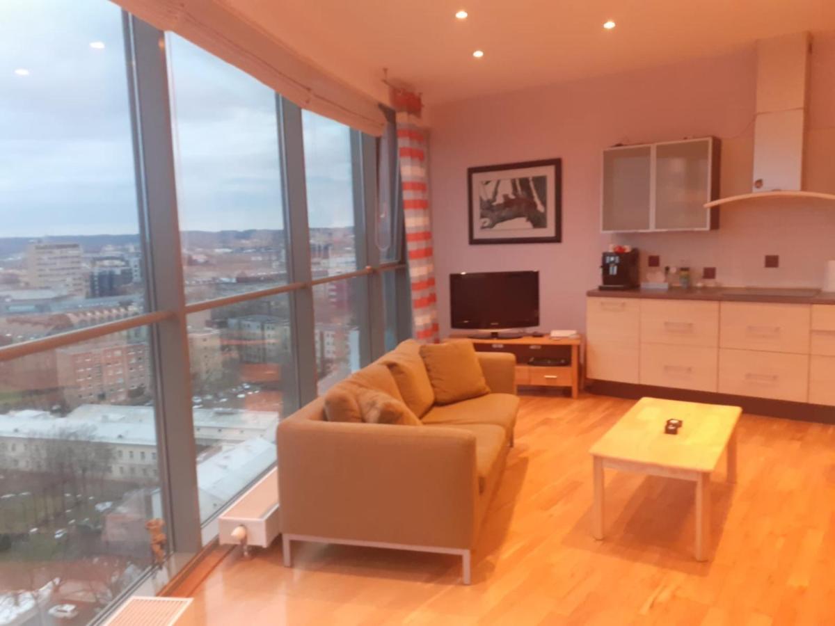 Luxury Apartment In Skyscraper Βίλνιους Εξωτερικό φωτογραφία