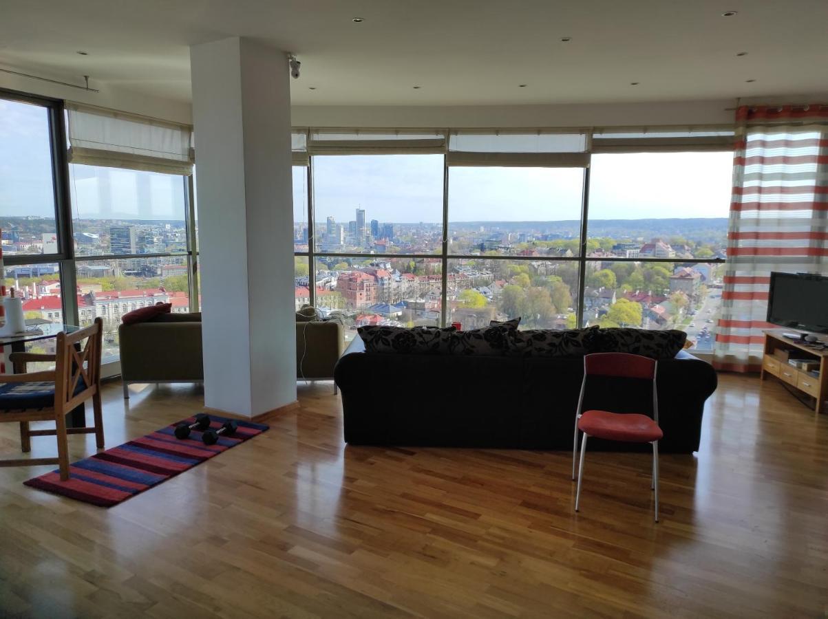 Luxury Apartment In Skyscraper Βίλνιους Εξωτερικό φωτογραφία
