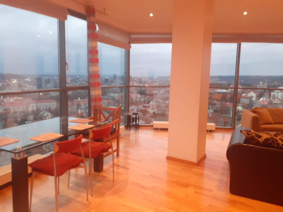 Luxury Apartment In Skyscraper Βίλνιους Εξωτερικό φωτογραφία